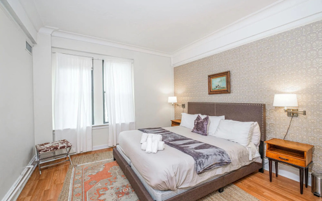 photo 5 of Modern 1BR + Train | Theatre District | Evonify
