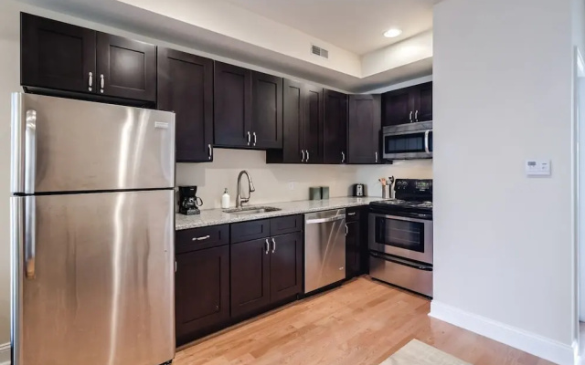 photo 3 of Modern 2 BED Bath Near Center City&university City