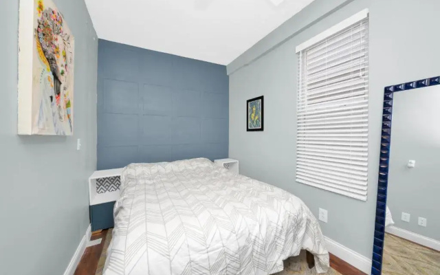 photo 3 of Modern 2 Bedroom in Avondale