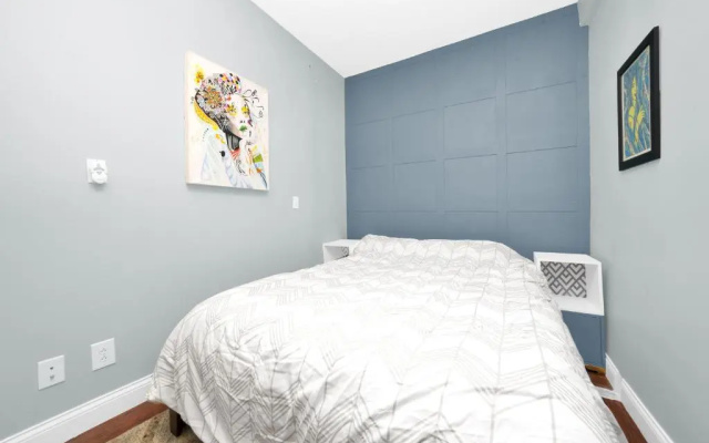 photo 5 of Modern 2 Bedroom in Avondale