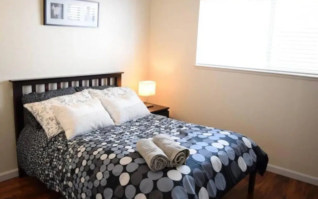 photo 2 of Modern 2BR Apartment - Close to Silicon Valley