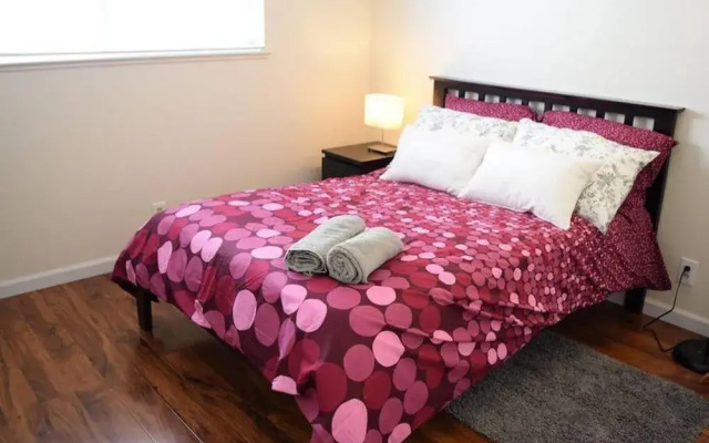 photo 4 of Modern 2BR Apartment - Close to Silicon Valley
