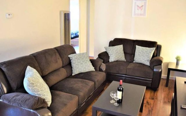photo 5 of Modern 2BR Apartment - Close to Silicon Valley