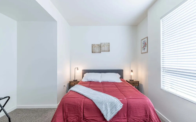 photo 3 of Modern 2br Apartment On Gordon St Hollywood 2 Bedroom Apts by RedAwning