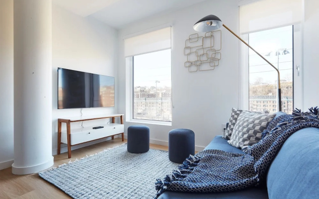photo 2 of Modern 3 BR Loft -shared Deck - gym - Mins to NYC