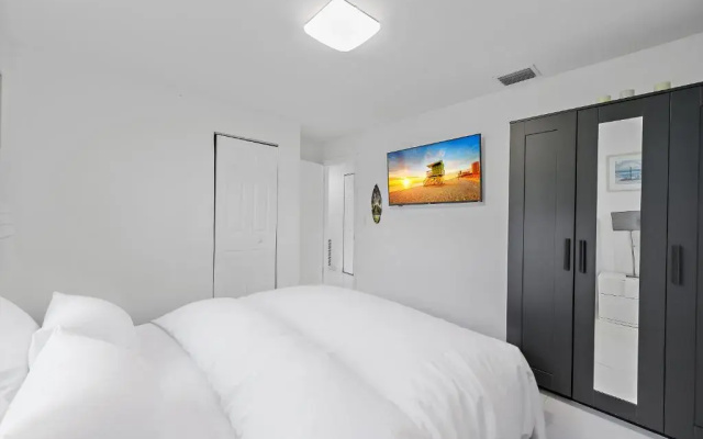 photo 4 of **Modern 3Bedroom W/ Stunning Backyard Area**