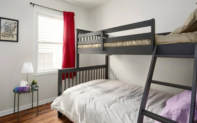 photo 5 of Modern 3br 2ba Apartment Minutes To Nyc