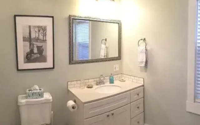 photo 3 of Modern 66th Street Apartment