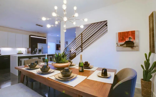 photo 2 of Modern 8bed/4ba Home w/ Roof Deck & Grill by Domio