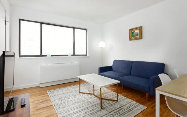 photo 2 of Modern and Spacious apartment in Chelsea