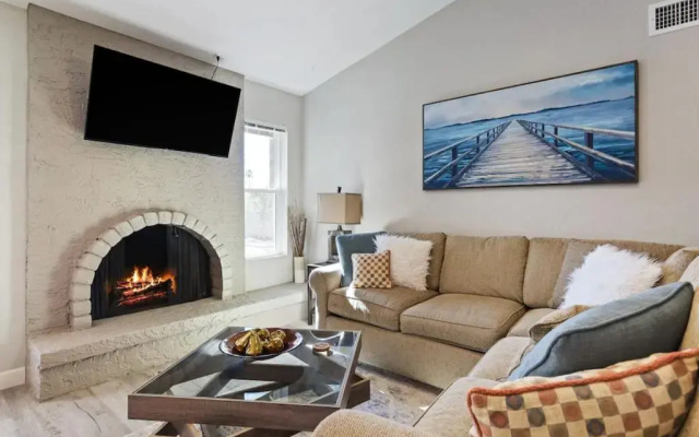 photo 3 of Modern and Stylish Remodeled 4 Bdrm w/ HTD Pool!
