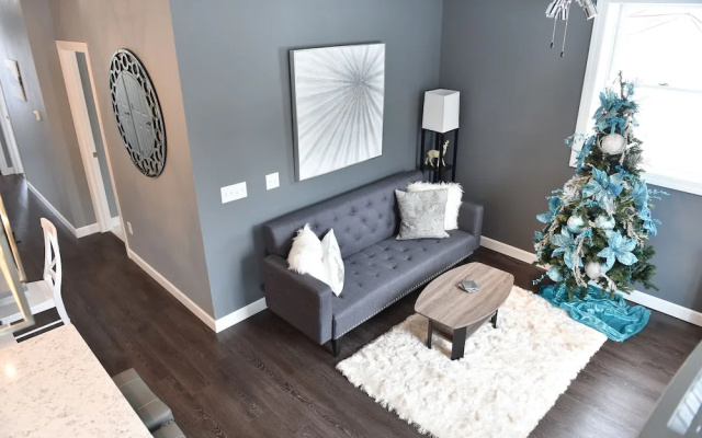 photo 5 of Modern Apartment