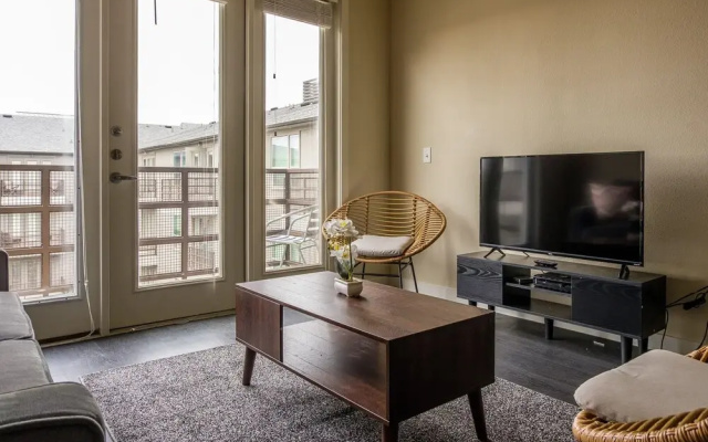 photo 3 of FRONTDESK West 7th District Apts Fort Worth