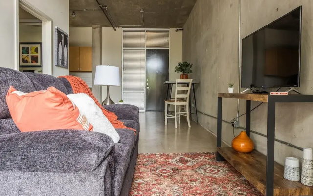 photo 2 of 1 BR Loft Next to Riverwalk by Frontdesk