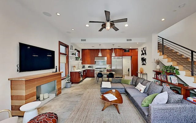 photo 5 of Modern Architectural - Just A Short Walk To Beach 3 Bedroom Home