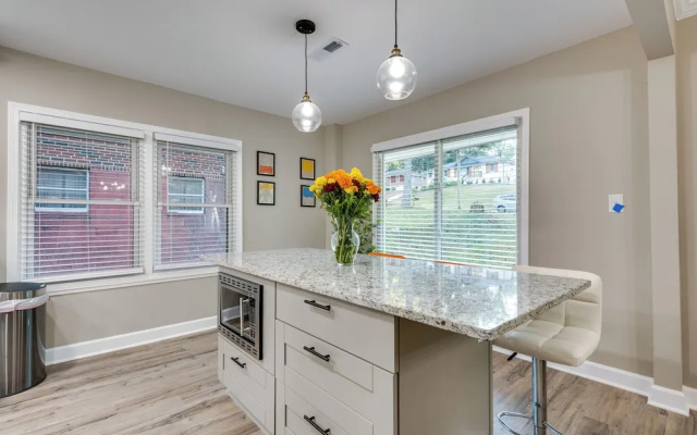 photo 4 of Modern Atlanta Vacation Rental Near Downtown!