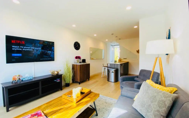 photo 5 of Modern Ballard Townhouse - 92 Walkscore & Rooftop!