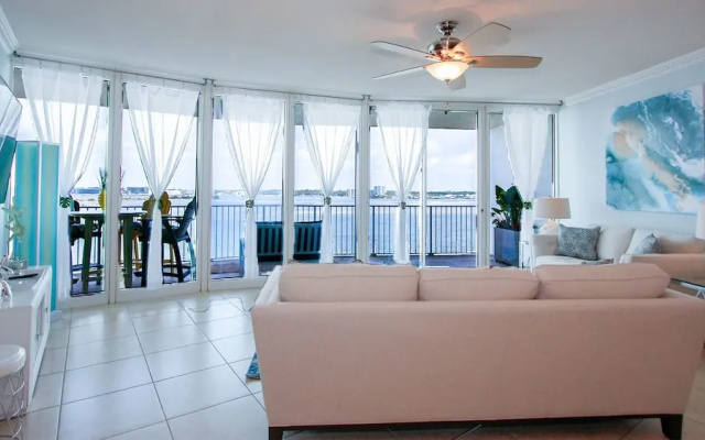 photo 5 of Modern Bayside Three Bedroom Condo - Unit Crb0505