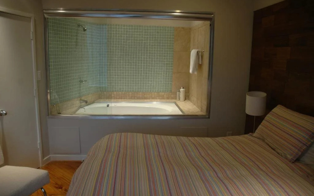 photo 3 of Modern B & B