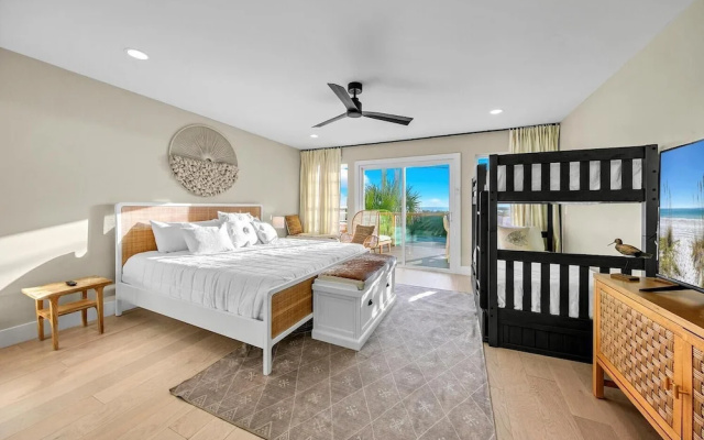 photo 2 of Modern Beach Bungalow