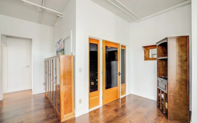 photo 4 of Modern Blaine Condo Rental < 1 Mi to Boat Harbor!
