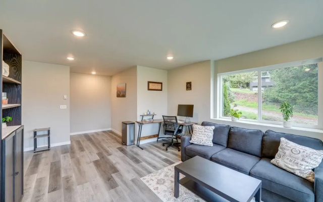 photo 4 of Modern Blaine Vacation Rental, 33 Mi to Vancouver!