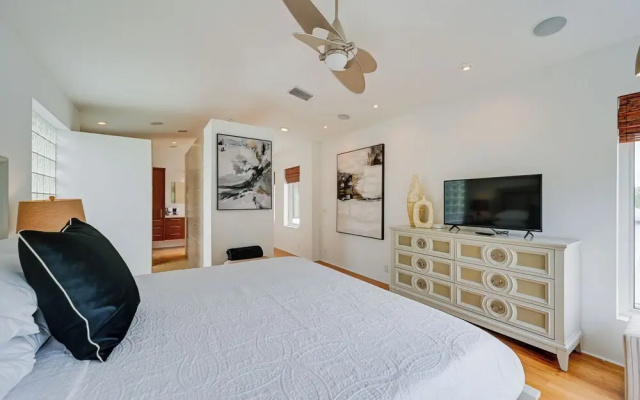 photo 5 of Modern Bonita Springs Home w/ Pool, 1 Mi to Beach!