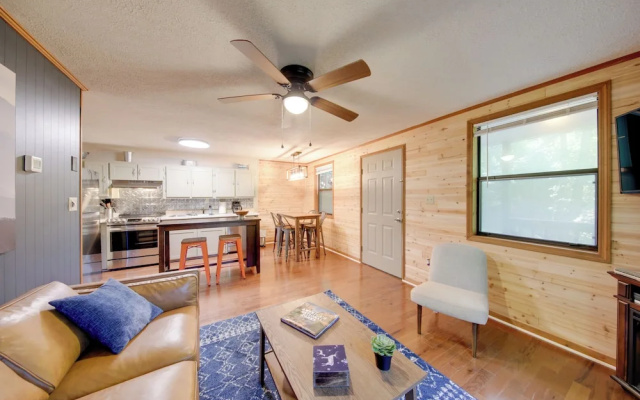 photo 4 of Pet-friendly Ellijay Cabin in the Woods on 1 Acre!
