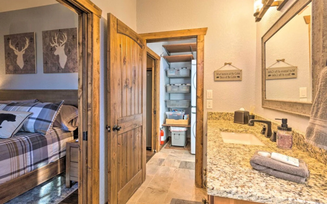 photo 3 of Pet-friendly Cabin w/ Mtn Views in Chinquapin!