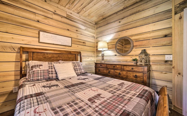 photo 3 of Modern Cabin w/ Fire Pit < 3 Mi to Trails!