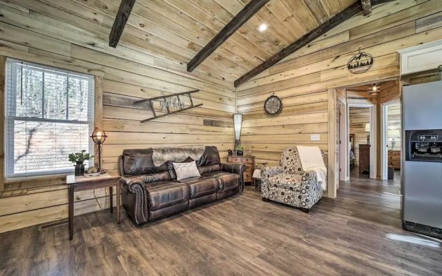 photo 4 of Modern Cabin w/ Fire Pit < 3 Mi to Trails!