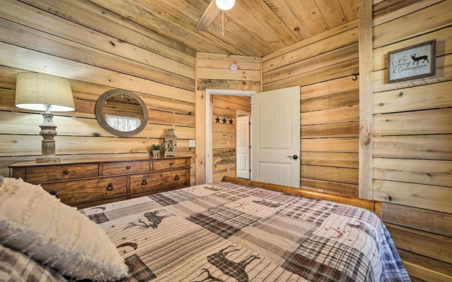 photo 5 of Modern Cabin w/ Fire Pit < 3 Mi to Trails!