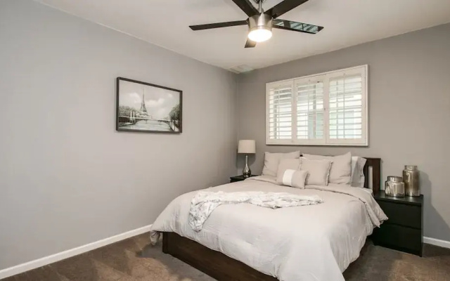 photo 4 of Modern Chic Old Town Scottsdale Home W/pool & Gym!
