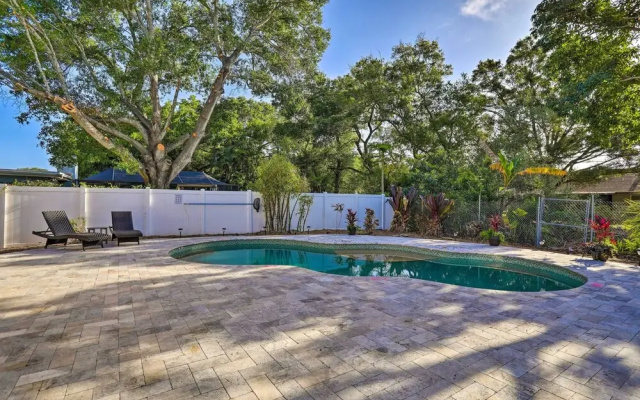 photo 5 of Modern Clearwater Home w/ Deck: 9 Mi to Beach