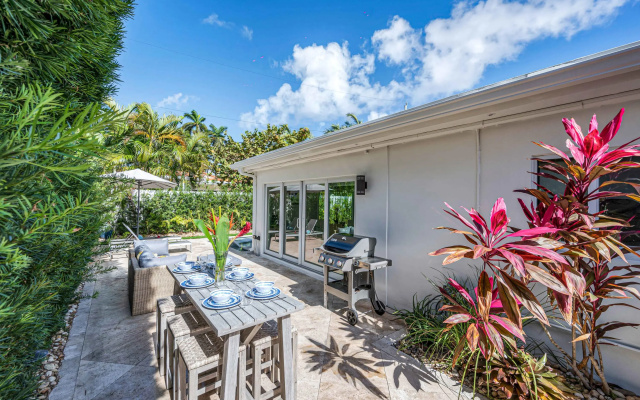 photo 4 of Modern Coastal Style | Walk To Beach | Heated Pool | Tranquility | Ocean Mist Key | RESlDENCES