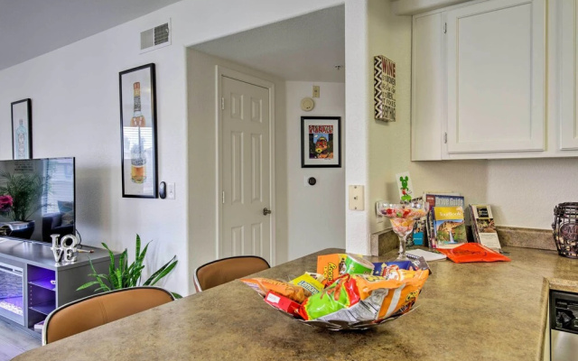 photo 4 of Modern Condo w/ Pool Access ~ 3 Mi to Dtwn Phoenix
