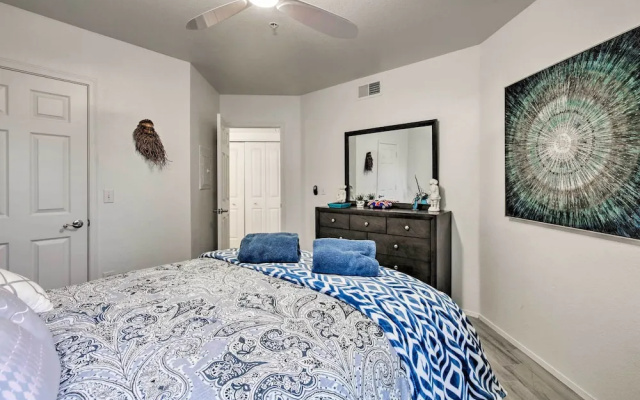 photo 5 of Modern Condo w/ Pool Access ~ 3 Mi to Dtwn Phoenix