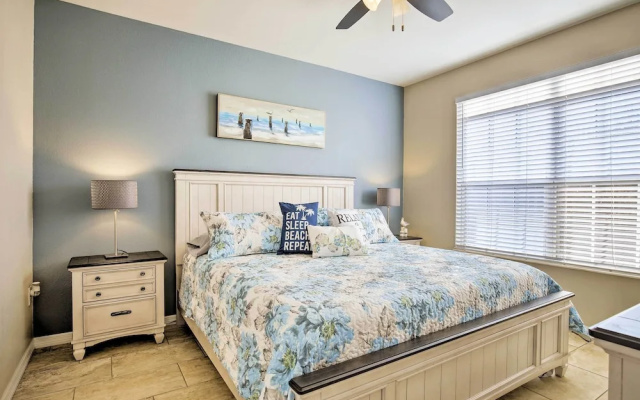 photo 3 of Modern Condo w/ Pool: 4 Mi to Clearwater Beach!