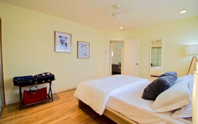 photo 2 of Modern Contemporary Venice Getaway