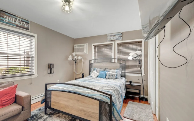 photo 4 of Modern Cozy 3br Home Just 10 Mins From Jfk! 3 Bedroom Residence by RedAwning