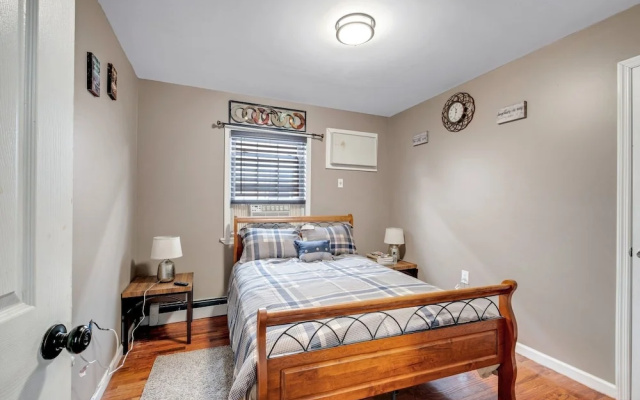 photo 5 of Modern Cozy 3br Home Just 10 Mins From Jfk! 3 Bedroom Residence by RedAwning