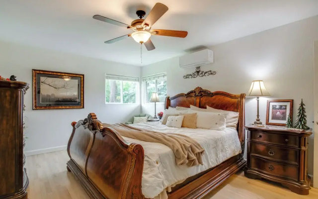 photo 3 of Modern Creekside Home: 9 Mi to Downtown Denver
