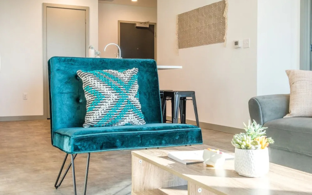 photo 2 of Modern Downtown Apartments by Frontdesk