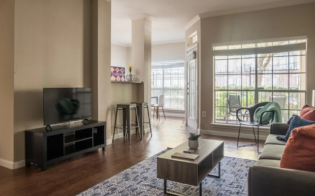 photo 3 of Modern Downtown Apartments by Frontdesk