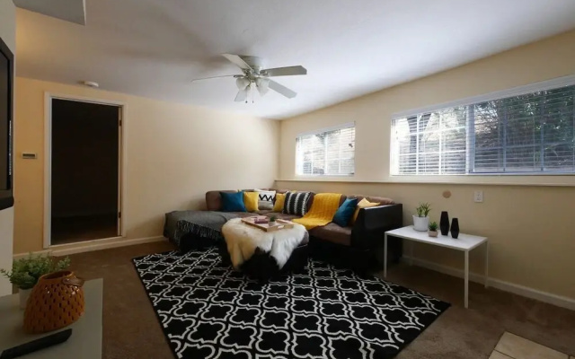 photo 3 of Modern, Exquisite 2-bedroom Home in Lafayette