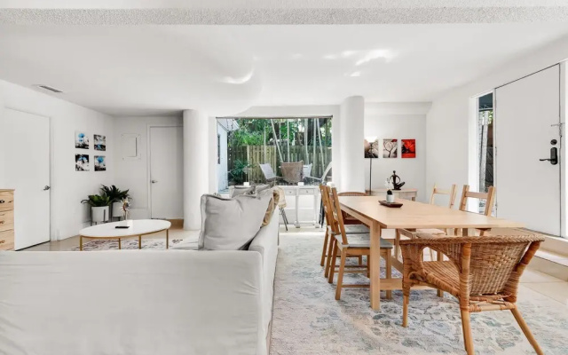 photo 4 of Modern & Fashionable Apartment w/Pool and Garden