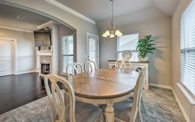 photo 2 of Fayetteville Home: Near University & Biking Trails