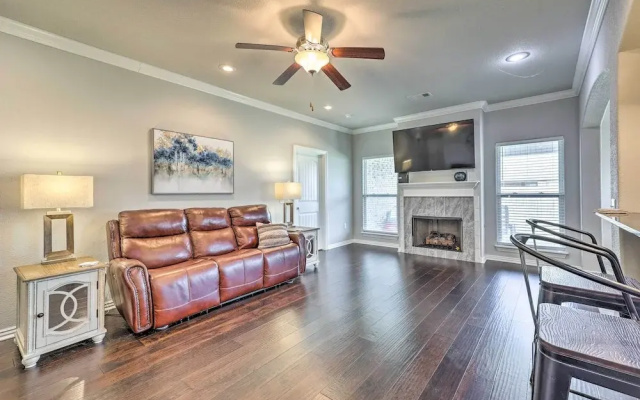 photo 5 of Fayetteville Home: Near University & Biking Trails