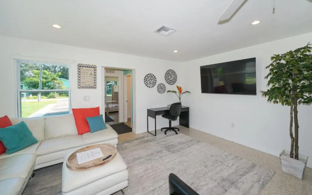 photo 2 of Modern & Fresh - Less than 3 miles to the Beach!
