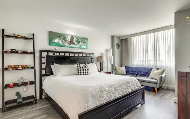 photo 3 of Modern Ft Lauderdale Condo ~ 7 Mi to Airport!